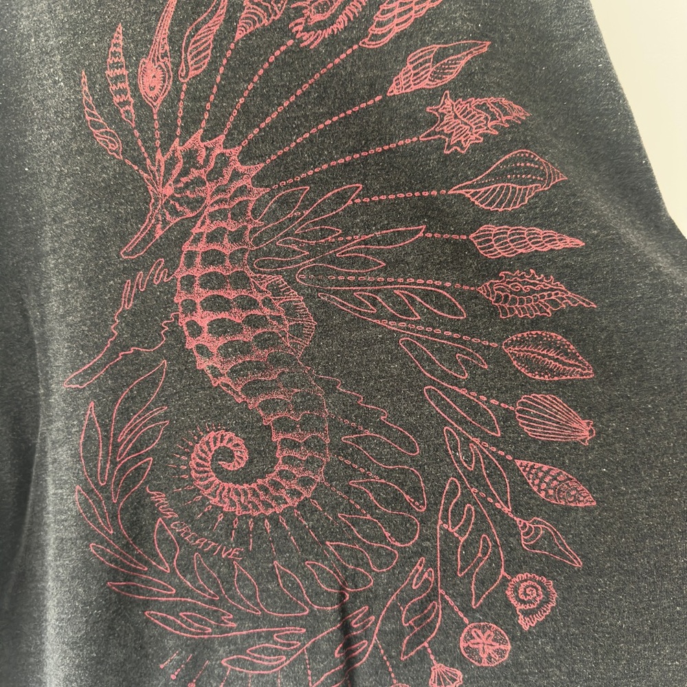 Source Unknown Gray Tank Top with Pink Seahorse Design